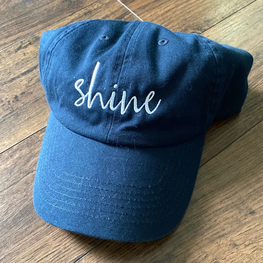 SHINE hat NWOT